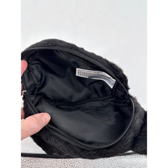 Kuromi Forever 21 Faux Fur Cosmetic Bag Sanrio New - Picture 5 of 8